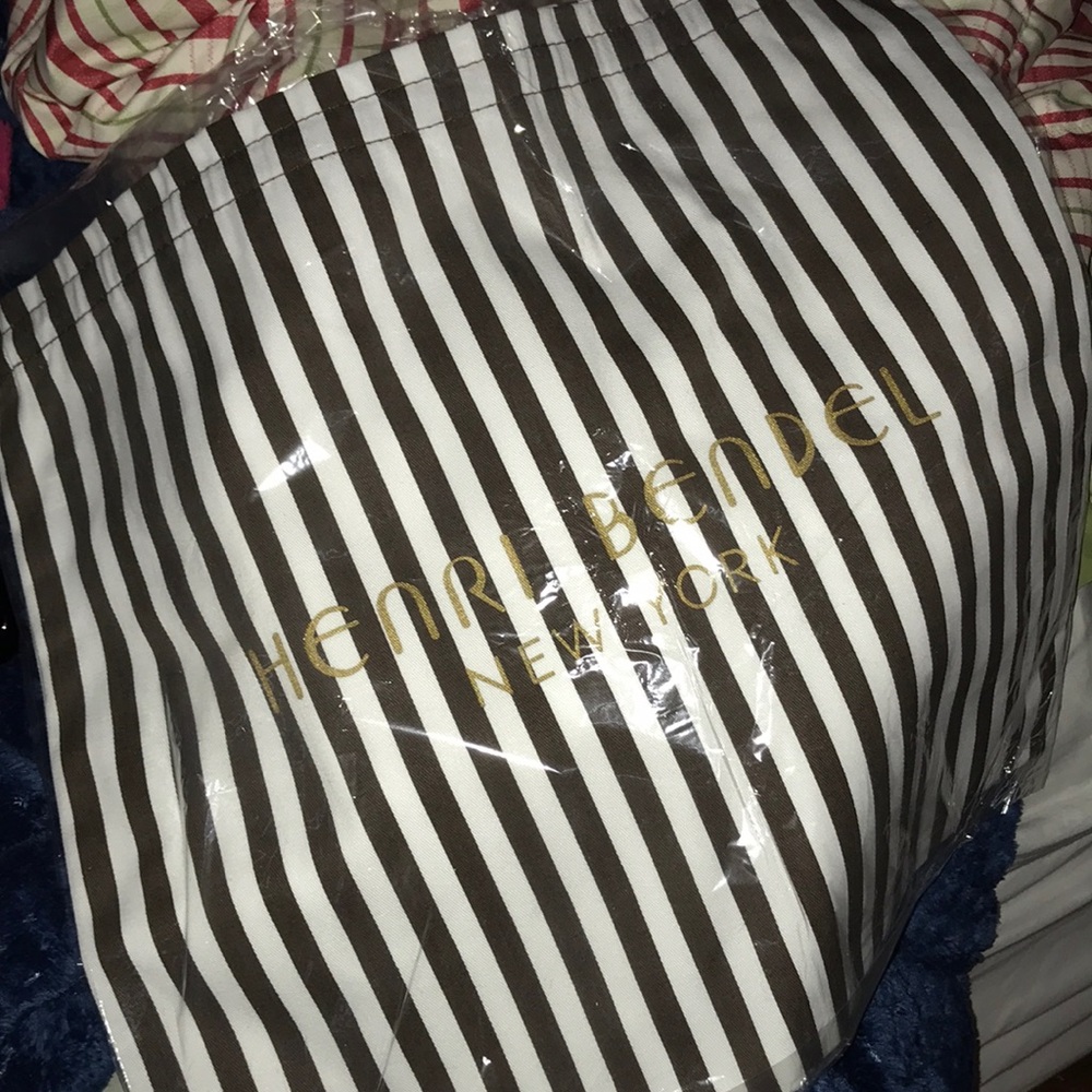 *NEW* Henri Bendel Dust Bag
